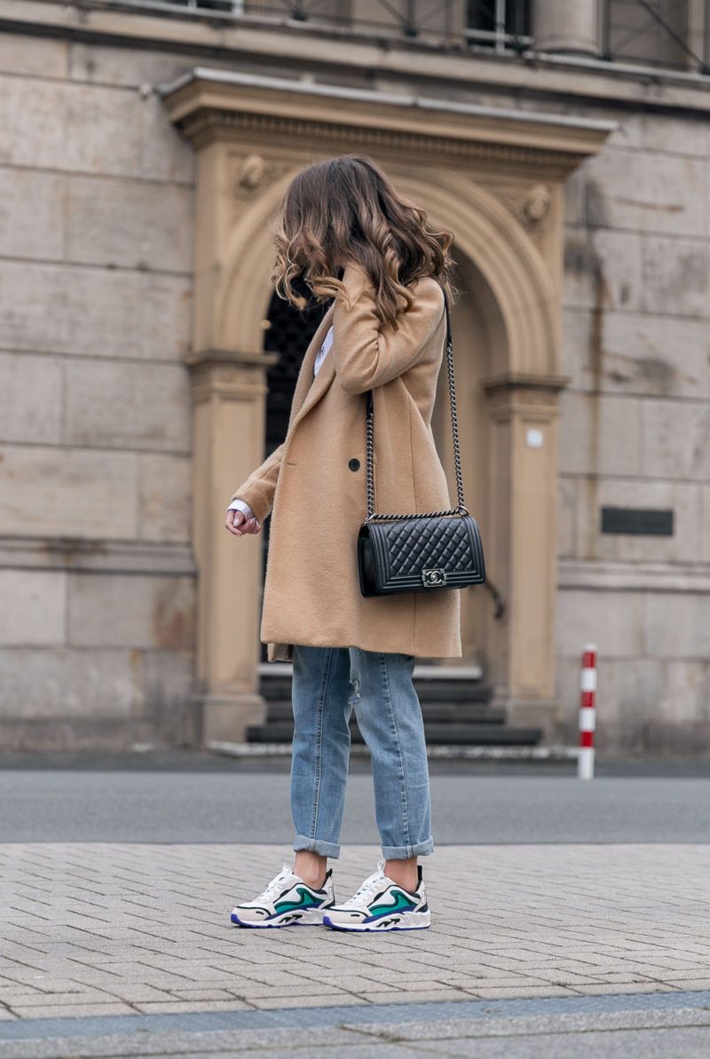 sandro-sneakers-girlfriend-jeans-coat-zara-outfit-autumn-street-style-casual-chic-blouse-chanel-bag-18-800x1193.jpg