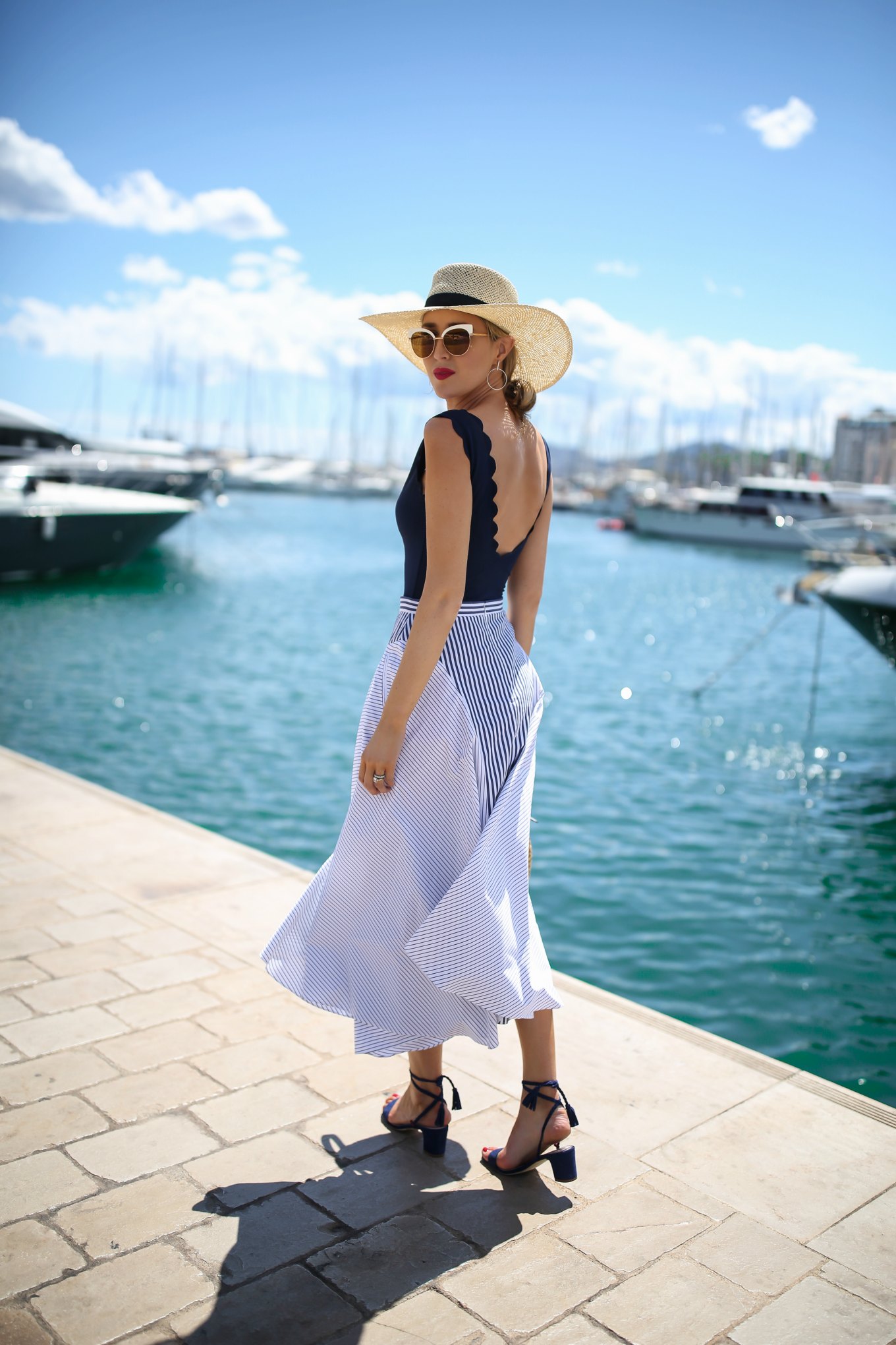 wear-one-piece-swimsuit-bodysuit-midi-skirt-straw-hat-navy-sandals-white-cat-eye-sunglasses-classic-style-cannes-france4-680x1020@2x.jpg