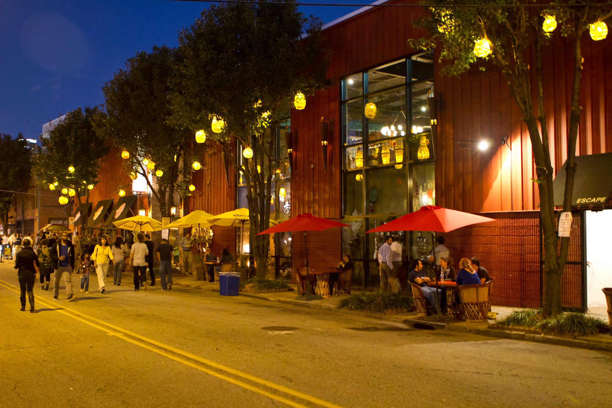 Castleberry_Hill_Art_Stroll_Photo_Courtesy_Castleberry_Hill_Facebook.jpg
