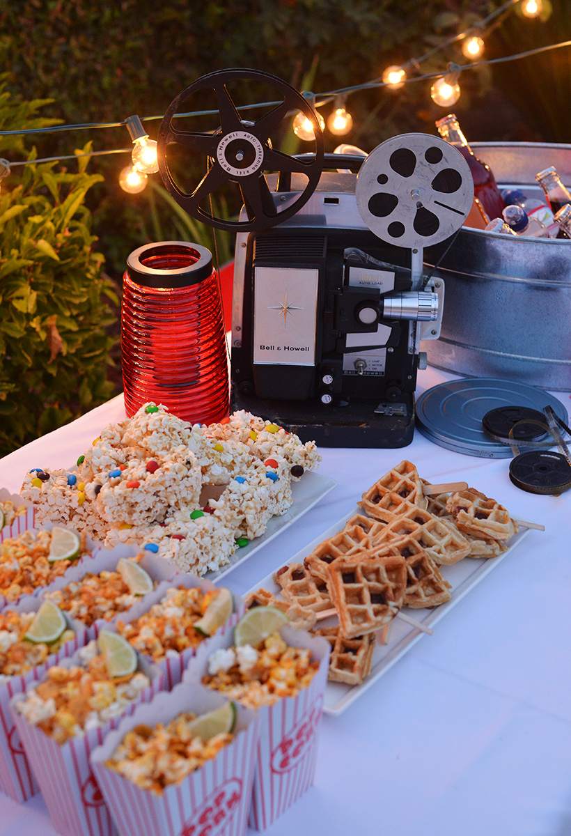 4 steps to hosting an outdoor movie night | Orville Redenbacher's